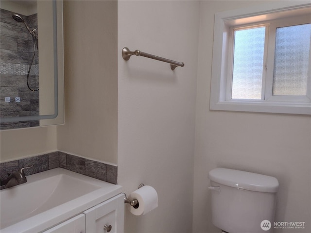 6245 S Huson St, Tacoma, WA 98409 - bathroom with toilet and vanity