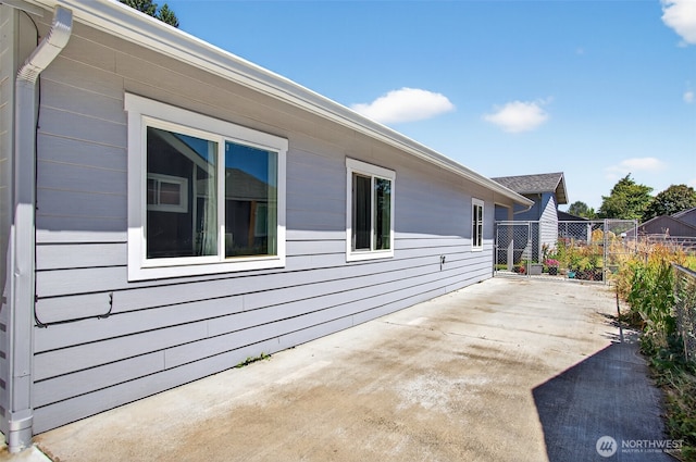 970 9th Ave, Longview, WA 98632 - view of home's exterior featuring a patio area