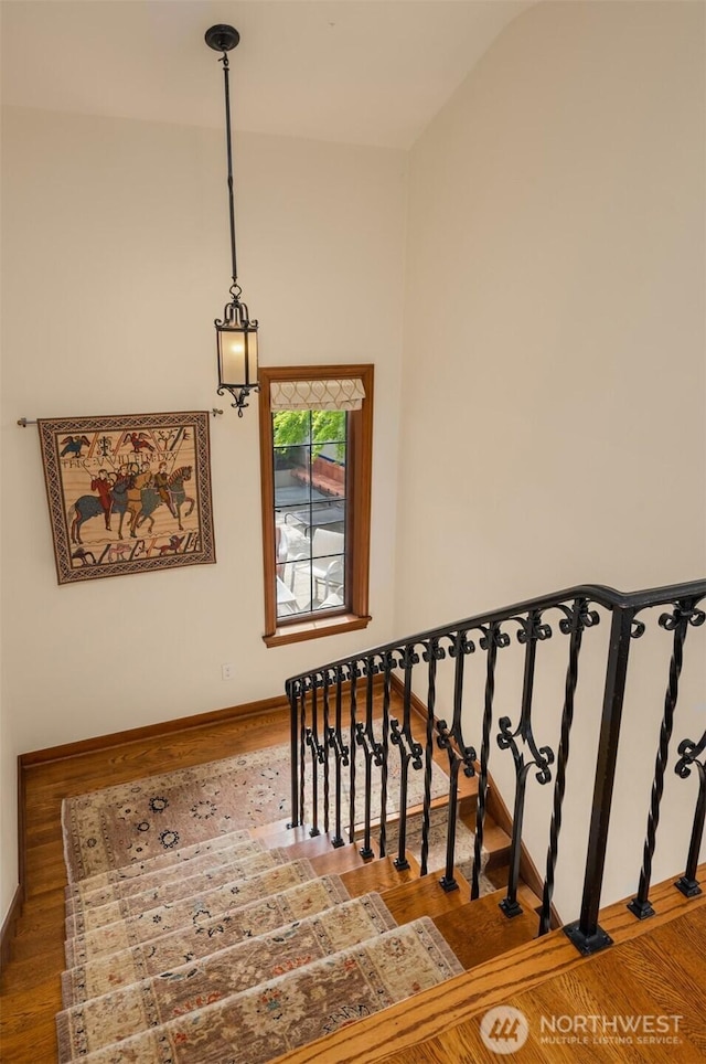 2256 W Viewmont Way W, Seattle, WA 98199 - photo 32