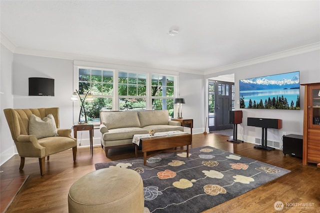 4712 90th Ave SE, Mercer Island, WA 98040 - living area with crown molding and wood finished floors