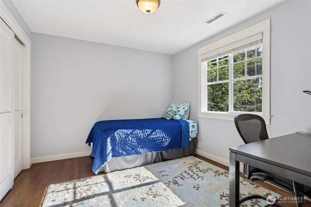 4712 90th Ave SE, Mercer Island, WA 98040 - bedroom with wood finished floors and an office area