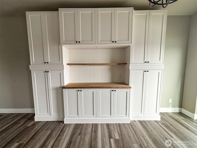 1522 E Marilyn Cir, Deer Park, WA 99006 - detailed view of wood finished floors and baseboards
