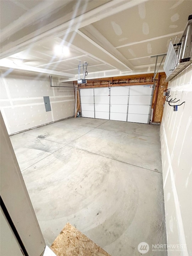 1522 E Marilyn Cir, Deer Park, WA 99006 - garage featuring a garage door opener