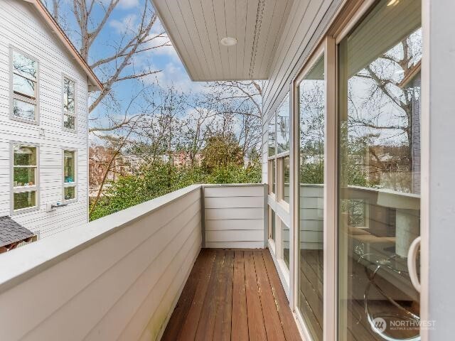 13716 30th Ave NE Unit B, Seattle, WA 98125 - view of balcony