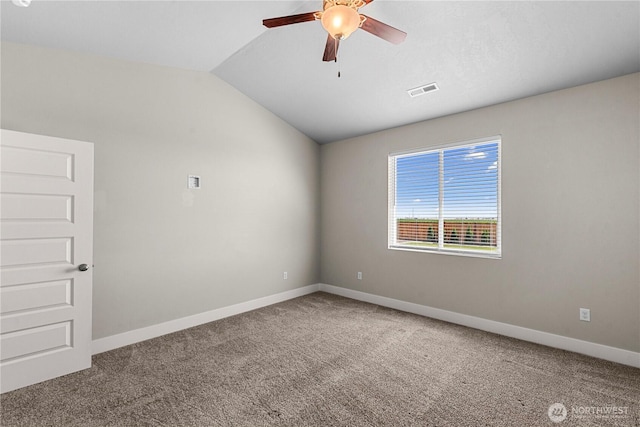 832 Q St SW, Quincy, WA 98848 - unfurnished room with ceiling fan, carpet, and vaulted ceiling
