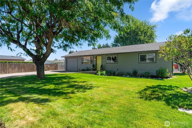 1315 Gaspar St, Wenatchee, WA 98801 - ranch-style house with an attached garage and concrete driveway