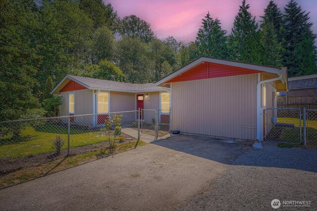 10985 SE 225th St, Kent, WA 98031 - view of front of home featuring a gate