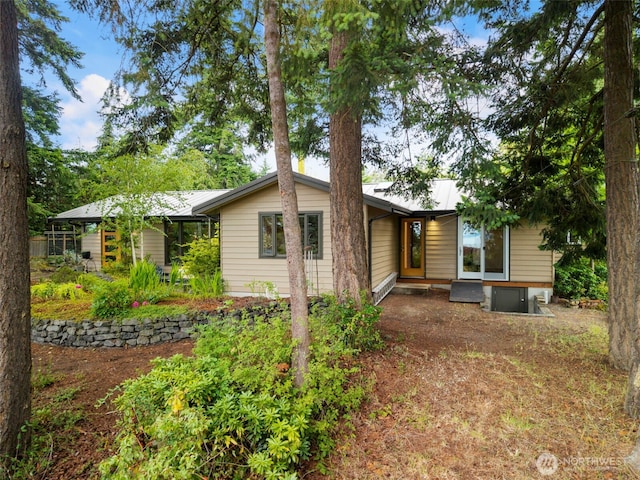 1201 Wilson St, Port Townsend, WA 98368 - view of front of home featuring a metal roof
