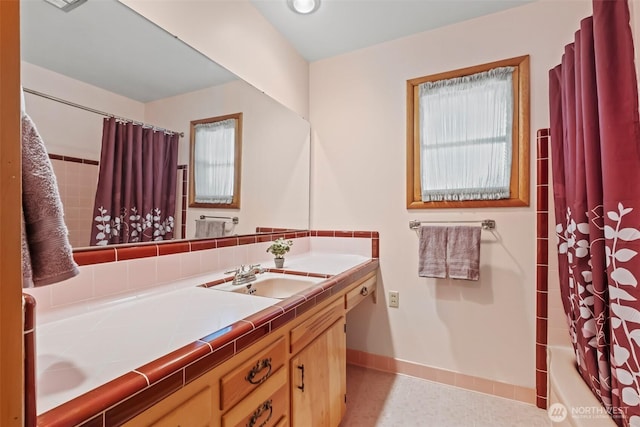386 Mocliff Rd, Ephrata, WA 98823 - full bath with vanity and shower / tub combo