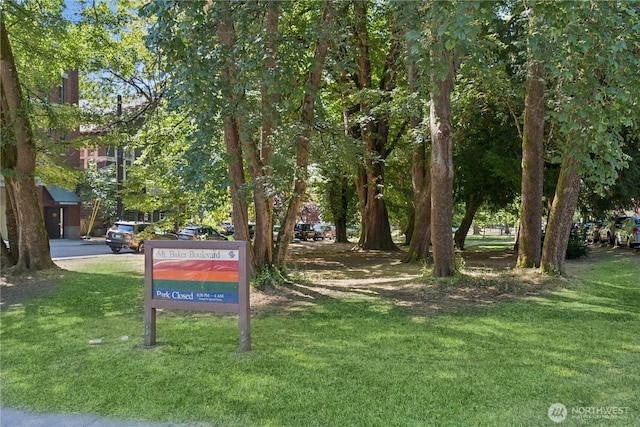 28091/2 Mount Rainier Dr S Unit 3, Seattle, WA 98144 - view of home's community featuring a lawn
