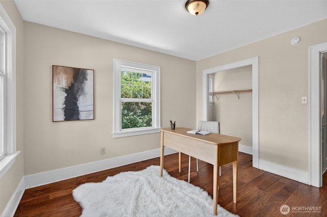 2318 F St, Bellingham, WA 98225 - office space featuring dark wood-style flooring and baseboards
