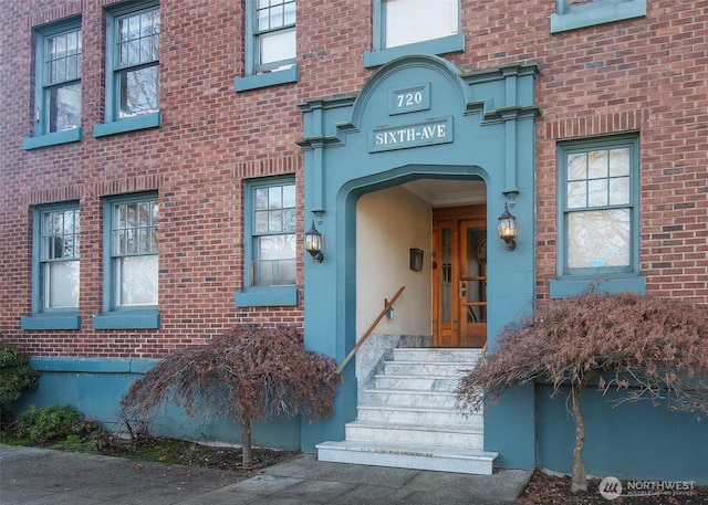 720 6th Ave Unit 206, Tacoma, WA 98405 - entrance to property with brick siding