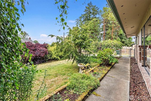 152 E Park Ln, Port Angeles, WA 98362 - view of yard with a gate
