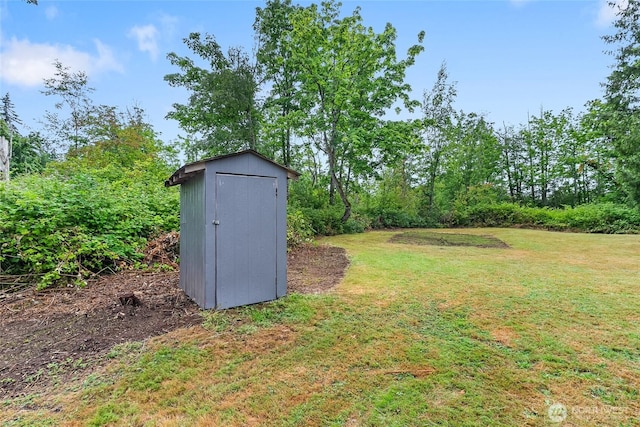 370 Van Wyck Rd, Bellingham, WA 98226 - view of green lawn featuring a shed