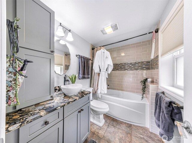 599 Loomis Trail Rd, Lynden, WA 98264 - full bath featuring vanity and shower / tub combo