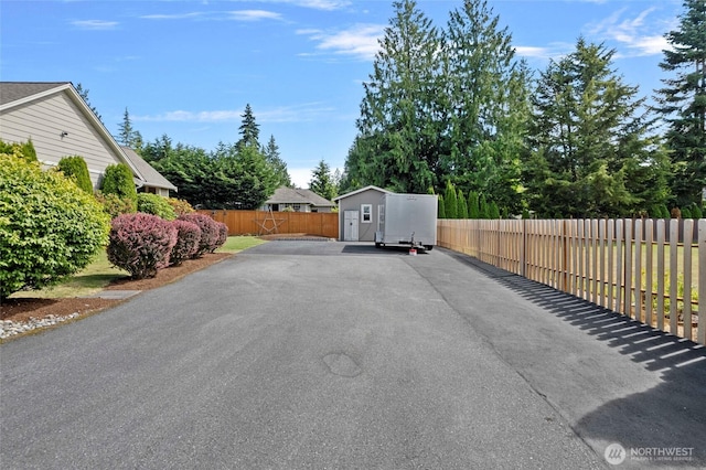 218 Lilly Ln, Mount Vernon, WA 98274 - view of asphalt driveway