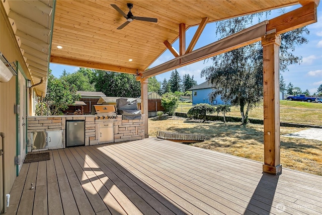 622 119th Ave E, Edgewood, WA 98372 - deck featuring exterior kitchen and a ceiling fan