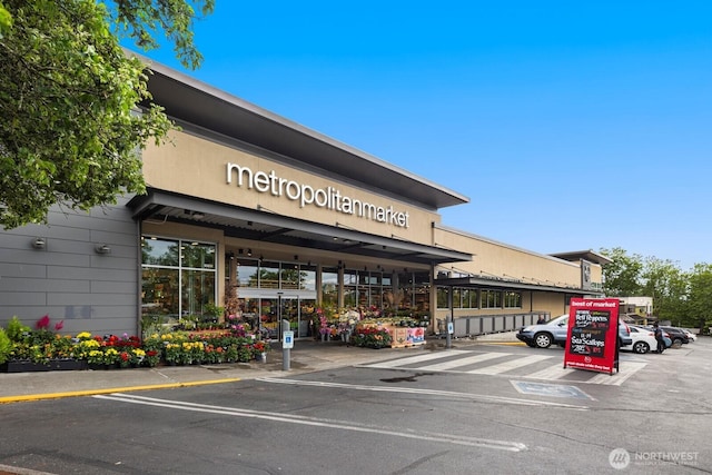 7502 117th Ave NE, Kirkland, WA 98033 - view of commercial location with uncovered parking