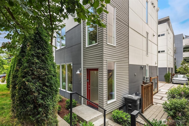 909 29th Ave S, Seattle, WA 98144 - view of property exterior