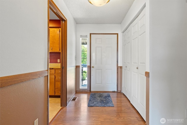 103 Crest Dr, Ephrata, WA 98823 - entrance foyer with light wood-style floors and baseboards