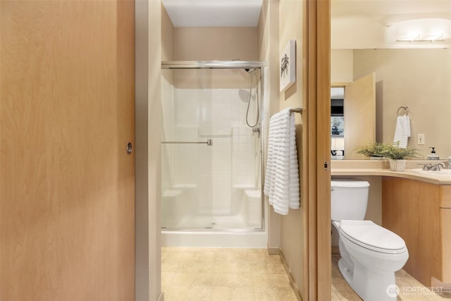 6125 Kennedy Ave SE Unit F7, Auburn, WA 98092 - full bathroom with a stall shower and vanity