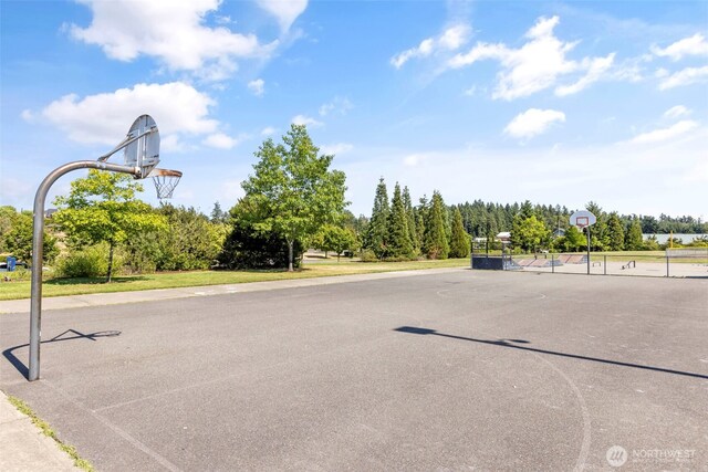 6125 Kennedy Ave SE Unit F7, Auburn, WA 98092 - view of basketball court with community basketball court