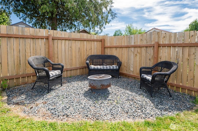 235 Morton St, Sumas, WA 98295 - fenced backyard with a patio area