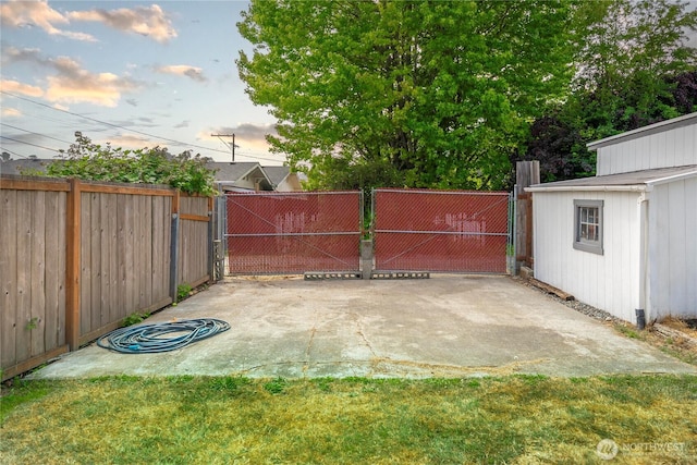 4840 E B St, Tacoma, WA 98404 - view of patio with a gate