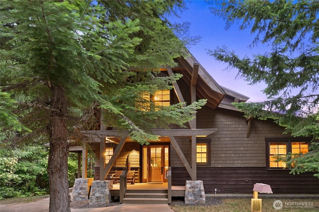 80 Queens Loop, Cle Elum, WA 98922 - view of front facade featuring crawl space and covered porch