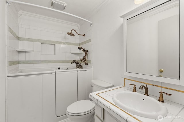 3322 Pacific Way, Longview, WA 98632 - full bath featuring crown molding,  shower combination, vanity, and tasteful backsplash
