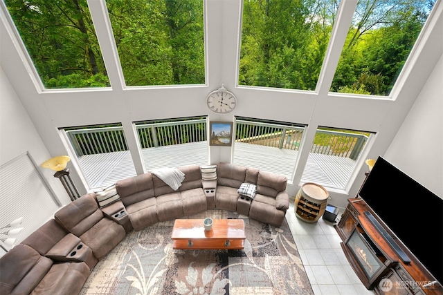 8894 Giles Rd, Blaine, WA 98230 - tiled living area featuring a high ceiling