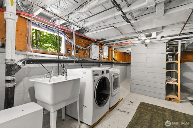 109 E Roanoke St, Seattle, WA 98102 - washroom with washing machine and clothes dryer