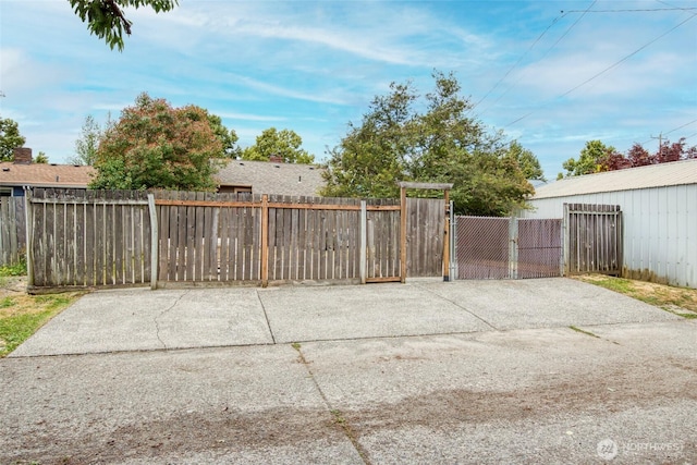 5618 35th Ave SW, Seattle, WA 98126 - view of patio with a gate