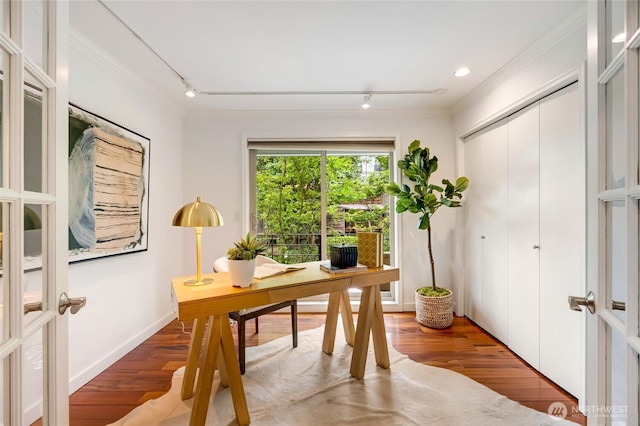 201 E Boston St Unit 2100, Seattle, WA 98102 - office with rail lighting, wood-type flooring, ornamental molding, and recessed lighting