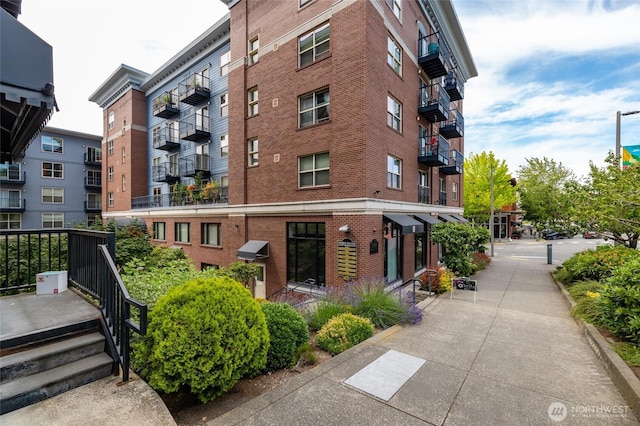 960 Harris Ave Unit 305, Bellingham, WA 98225 - view of apartment building / complex