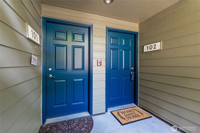 12504 NE 142nd Ln Unit C102, Kirkland, WA 98034 - entrance to property with a porch