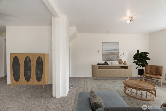 812 Duffy St, Aberdeen, WA 98520 - living room with carpet flooring