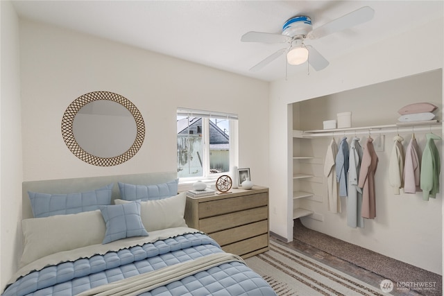 812 Duffy St, Aberdeen, WA 98520 - carpeted bedroom featuring a closet and a ceiling fan