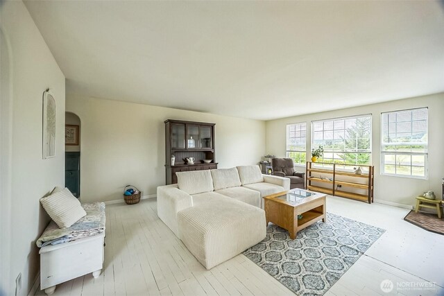 143 Mauerman Rd, Chehalis, WA 98532 - living area featuring baseboards and arched walkways