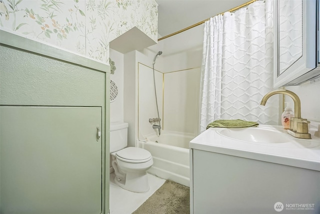 143 Mauerman Rd, Chehalis, WA 98532 - bathroom featuring vanity, shower / tub combo with curtain, and wallpapered walls