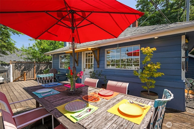 1524 30th Ave, Seattle, WA 98122 - deck with outdoor dining space