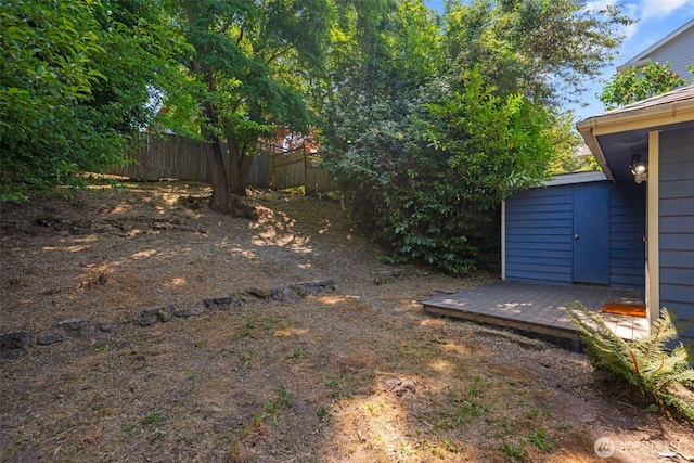 1524 30th Ave, Seattle, WA 98122 - view of yard with a deck