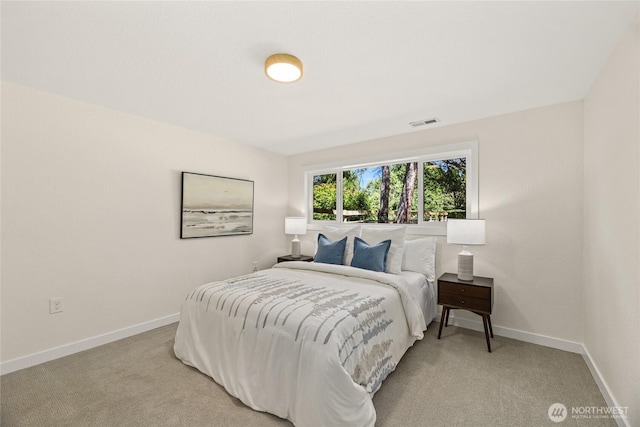 10032 35th Ave NE, Seattle, WA 98125 - bedroom featuring light colored carpet