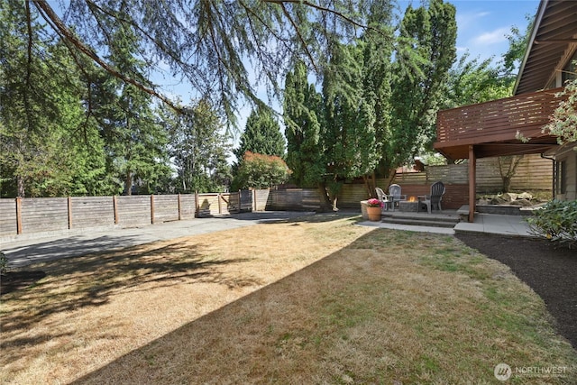 10032 35th Ave NE, Seattle, WA 98125 - fenced backyard with a patio area