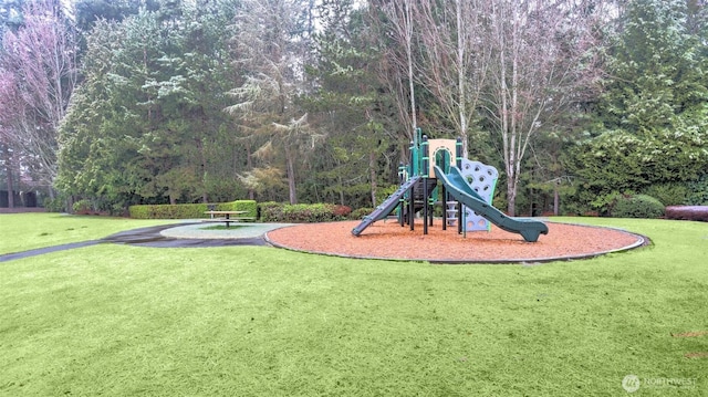 17303 SE 185th St, Renton, WA 98058 - community play area with a yard