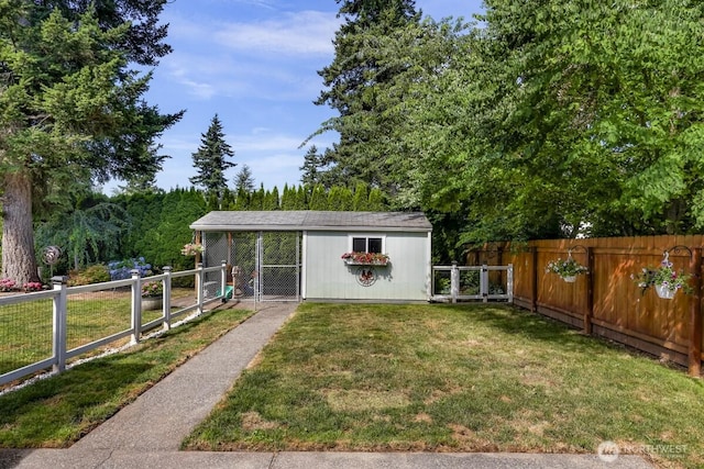 1307 Birchwood Dr, Everson, WA 98247 - view of outdoor structure featuring a fenced backyard