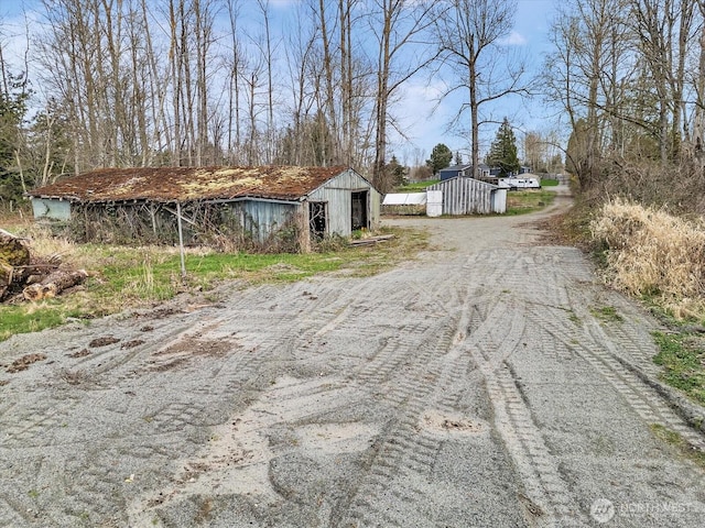 5041 Guide Meridian, Bellingham, WA 98226 - view of road featuring a pole building