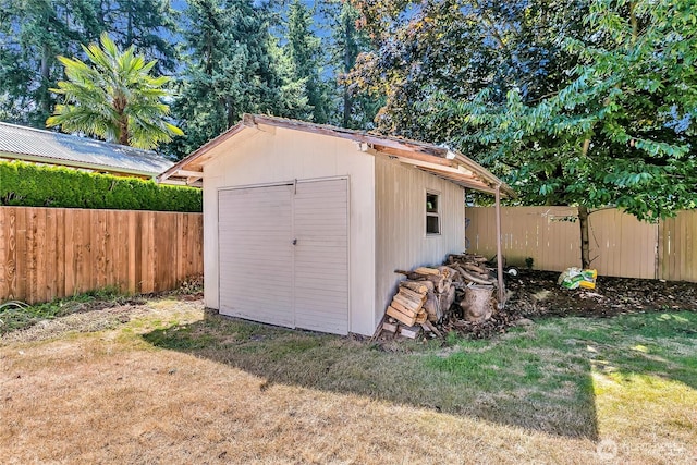 4239 S 184th Pl, Seatac, WA 98188 - view of shed with a fenced backyard