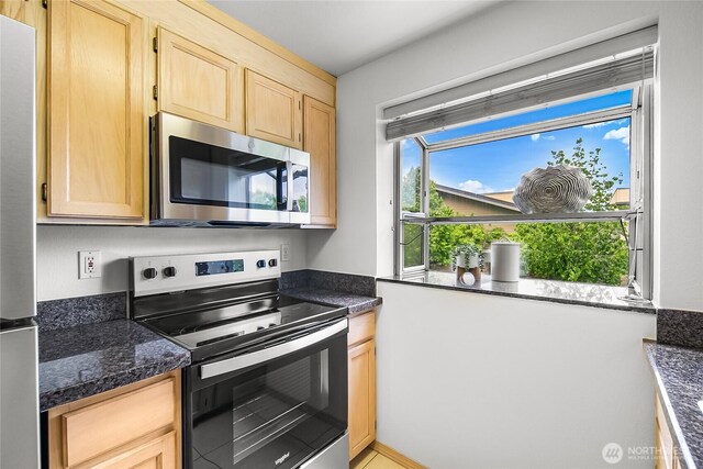12056 15th Ave NE Unit 204, Seattle, WA 98125 - photo 4