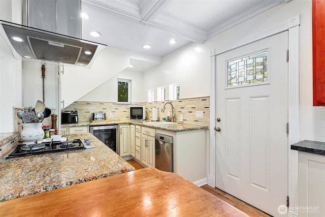 3915 Gilmore Rd, Everson, WA 98247 - kitchen with ventilation hood, plenty of natural light, light wood-style floors, backsplash, and recessed lighting